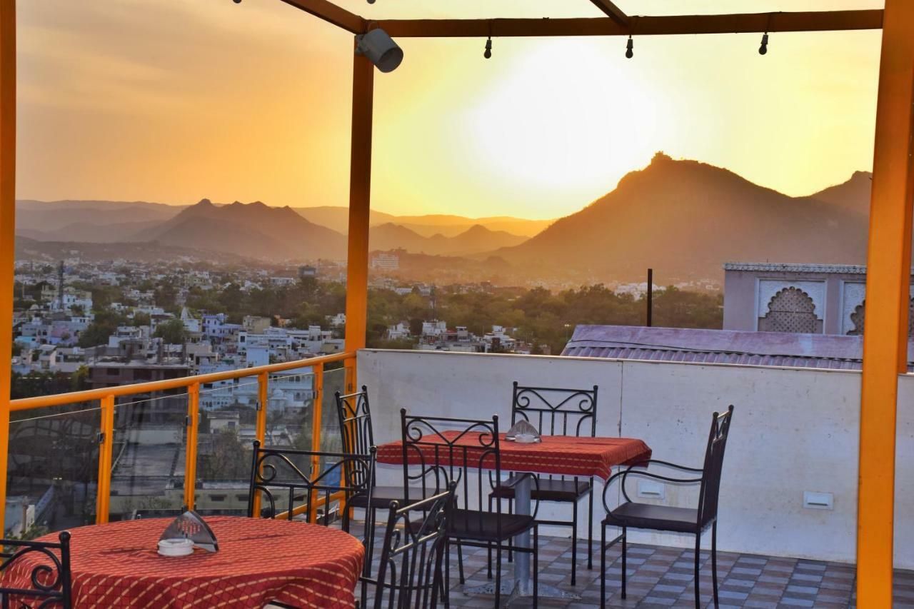 Hotel Kurabar Kothi Udaipur Exterior photo