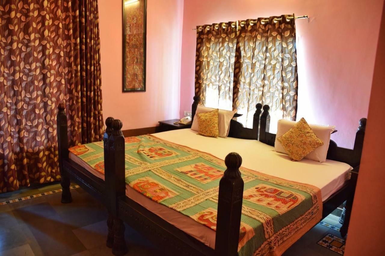 Hotel Kurabar Kothi Udaipur Exterior photo
