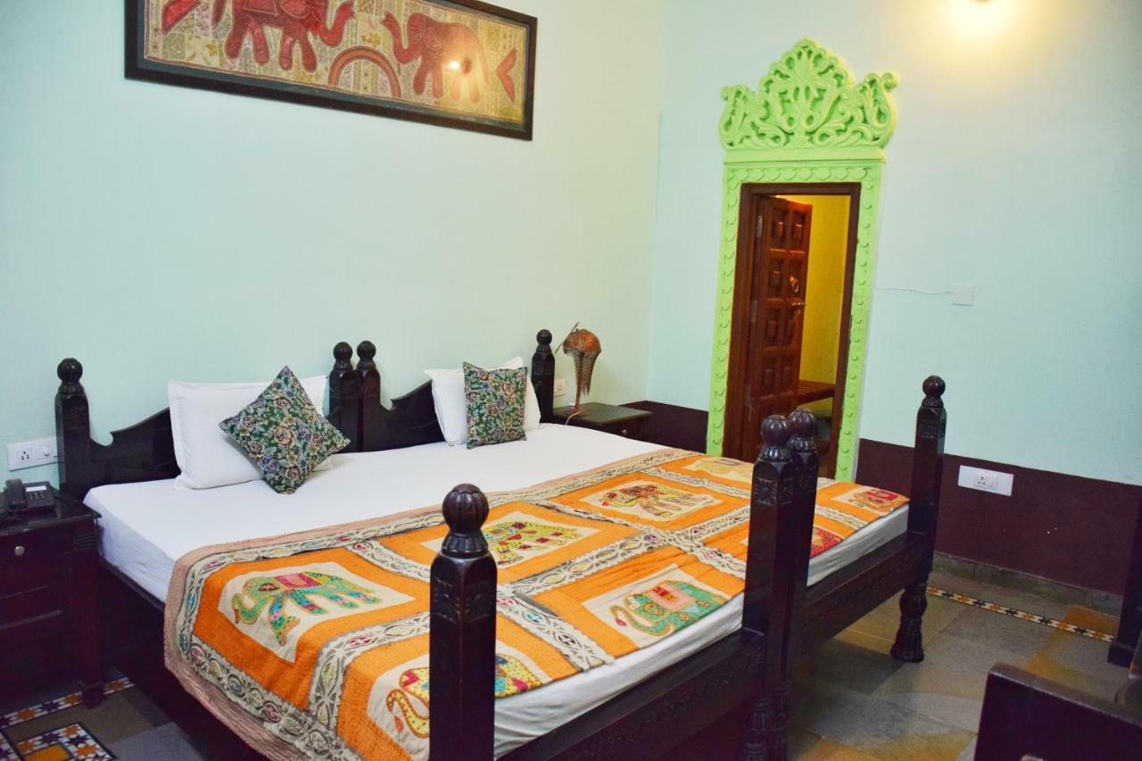 Hotel Kurabar Kothi Udaipur Exterior photo